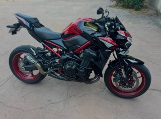 Kawasaki Z900 A2 Negra/Roja Naked
