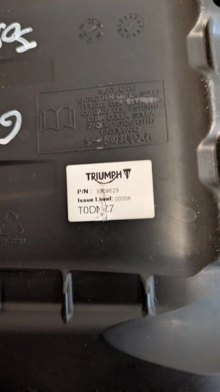 Asiento marrón Triumph Speed Twin 900 modelo 2025.
