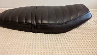 Asiento marrón Triumph Speed Twin 900 modelo 2025.