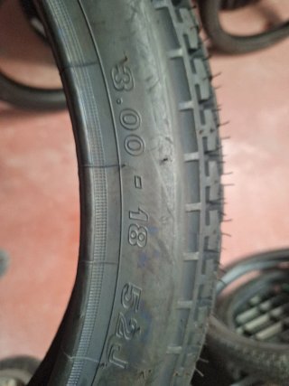 2 Neumáticos 2.75x18 y 3.00x18