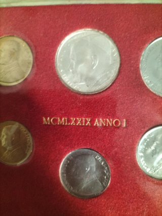 Vaticano serie divisionale 1979 con lire 500 ag
