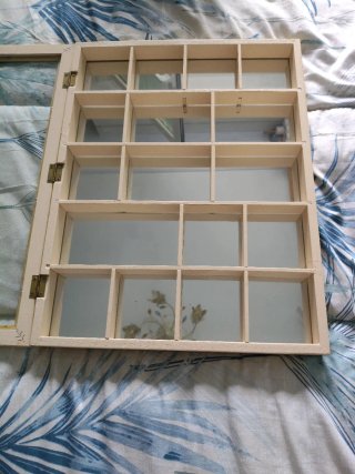 Vitrina expositora de madera y cristal