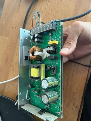 Fuente Alimentación 120W 12V 10A AVERIADA