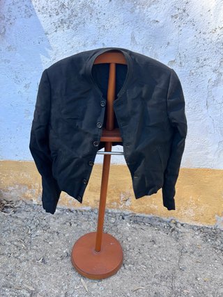 Chaqueta corta negra