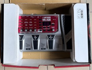 Pedalera Bajo Boss ME-20B Multiefectos