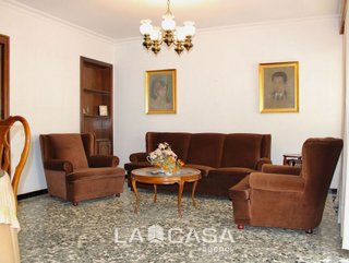 Piso en venta en Cruz Roja en Sevilla