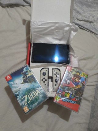 Nintendo Switch OLEDBlanca(JUEGOS Y MANDO A PARTE)