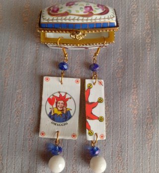 Orecchini Jolly fatti a mano in carta vintage
