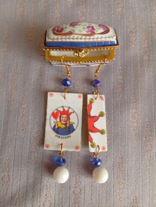 Orecchini Jolly fatti a mano in carta vintage