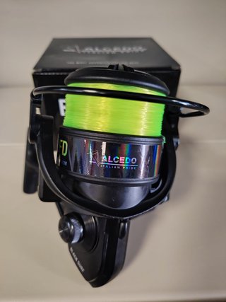 Mulinello Alcedo Black Surf 8000 + filo giallo