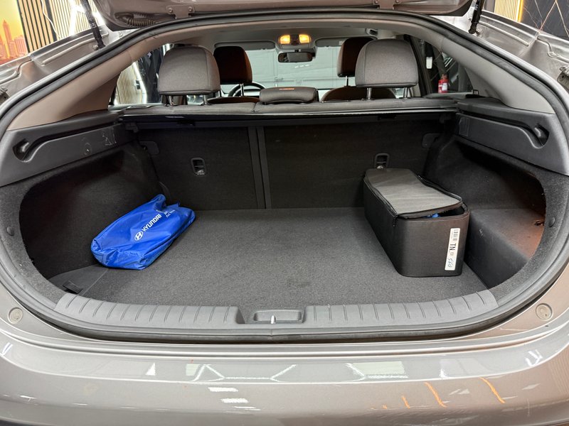 Hyundai Ioniq 2022, foto 6