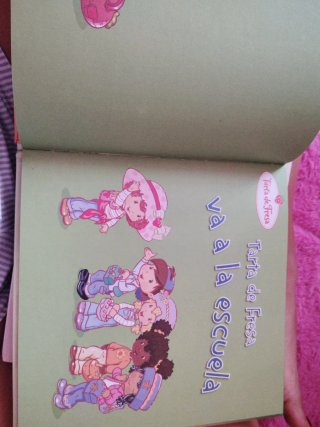 Libro tarta de fresa va a la escuela strawberry