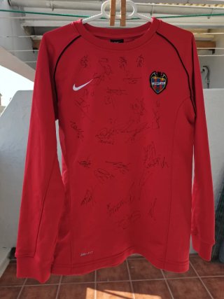 Sudadera levante ud firmada 2026/2027