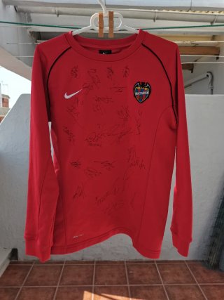 Sudadera levante ud firmada 2026/2027