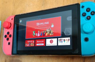 Nintendo Switch V2 + accesorios originales