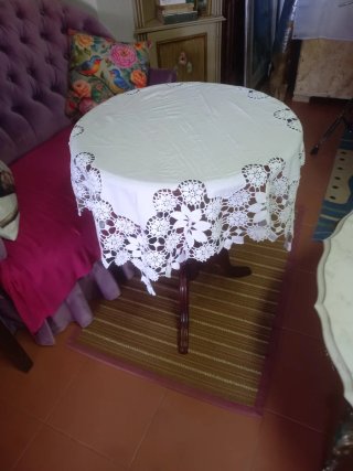 Toalhinha de linho fino com croché