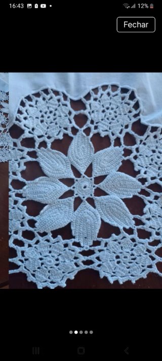 Toalhinha de linho fino com croché