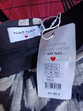 Falda corta Naf Naf estampada Talla 34