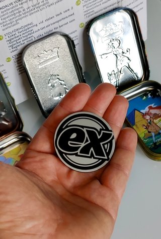 Pokémon - Tre tin (vuote) di latta e una moneta