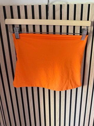 Top naranja