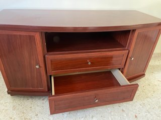 Mueble TV madera curvo