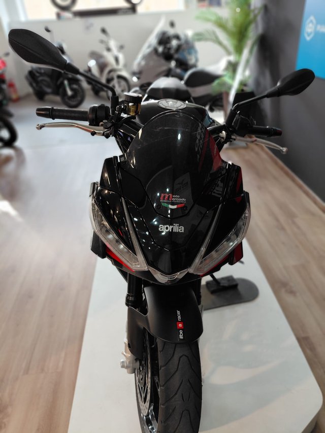 Aprilia Tuono 660 Factory Negra/Plata