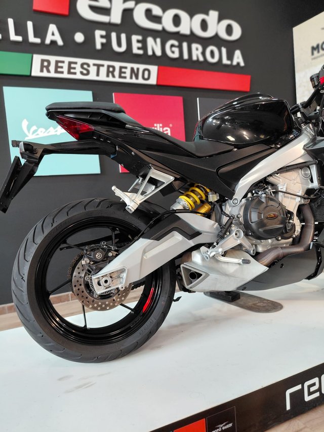 Aprilia Tuono 660 Factory Negra/Plata