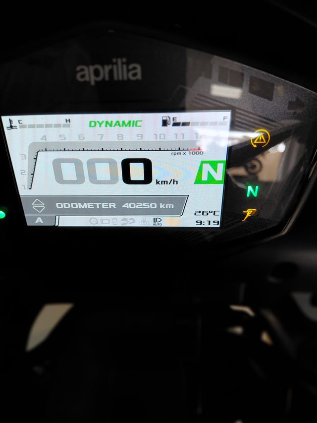 Aprilia Tuono 660 Factory Negra/Plata