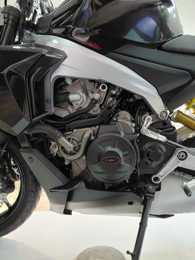 Aprilia Tuono 660 Factory Negra/Plata