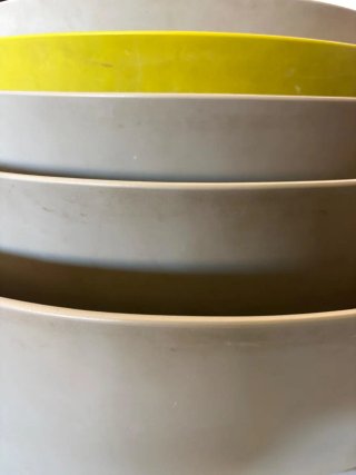 Silla de plástico verde/amarillo