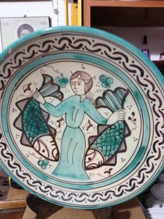 Plato grande decorativo cerámica mujer peces