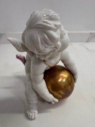 Ángel Algora con bola dorada
