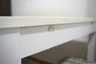 Mesa de cocina blanca de madera