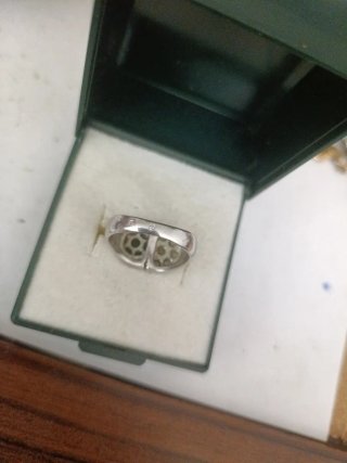 Anillo Oro Blanco con Zafiro y piedras