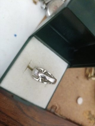 Anillo Oro Blanco con Zafiro y piedras