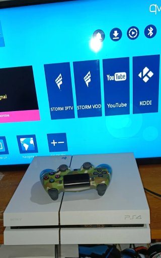 Console PS4 (PlayStation 4) Bianca + Controller