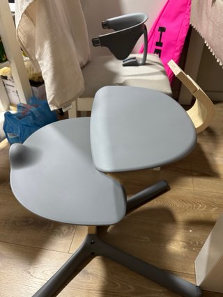 Silla Stokke Nomi - Gris y Madera
