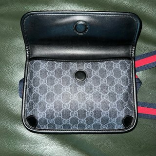 Riñonera Gucci Negra y Gris