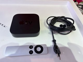Apple TV 1ª Gen + Mando + Cable