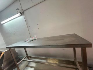 Mesa de acero inoxidable