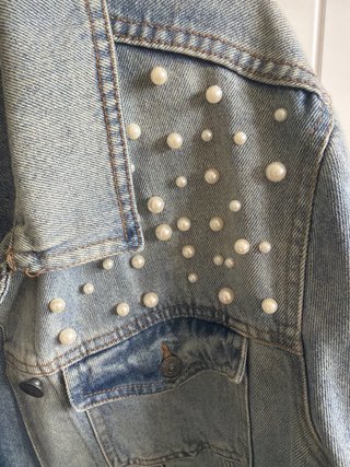 Chaqueta vaquera Kiabi con perlas