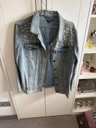 Chaqueta vaquera Kiabi con perlas