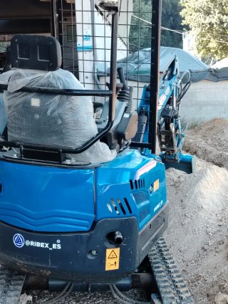 Mini retroexcavadora Ripa 1.500 kg