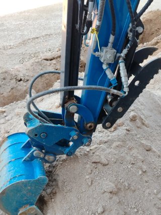 Mini retroexcavadora Ripa 1.500 kg
