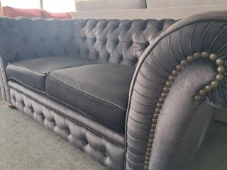Sofá Chesterfield Gris Terciopelo