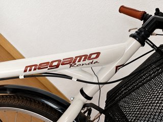 Bicicleta urbana Megamo Ronda 26" con cesta