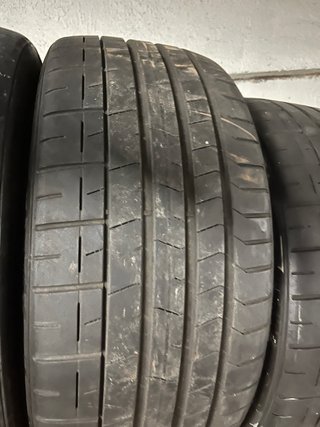 2 Pirelli P Zero 235/35/19