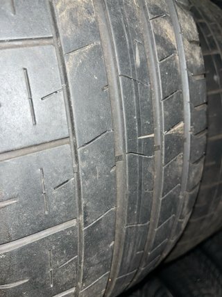 2 Pirelli P Zero 235/35/19