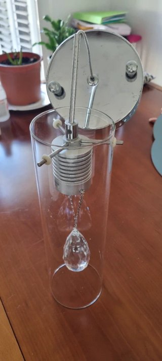 Lámpara colgante con gota de cristal de roca