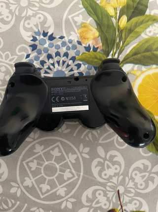 Consola PS3 con juegos y 3 mandos